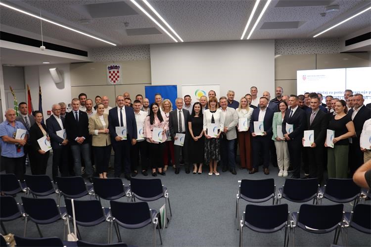 Šibenik među predvodnicima zelene tranzicije: Grad uvodi električne javne bicikle uz potporu Fonda i Ministarstva